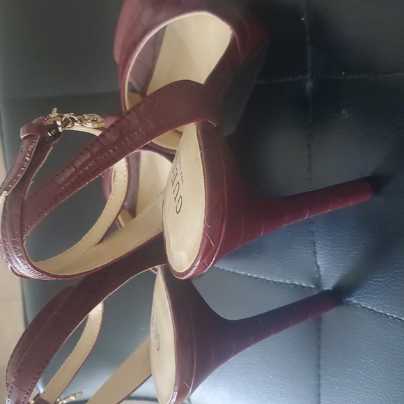 Guess 5" Heels - Picture 3 of 10